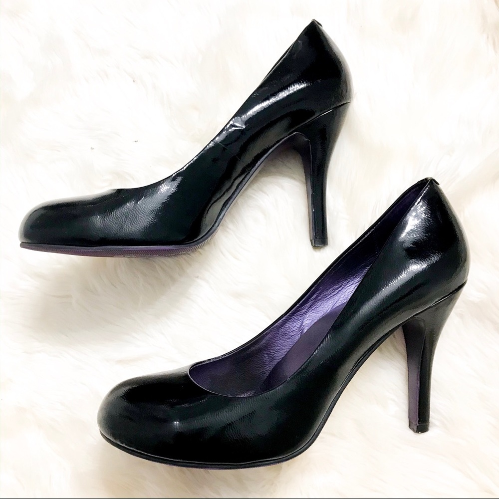 Chromatic Gallerie | black patent pumps - Picture 3 of 5